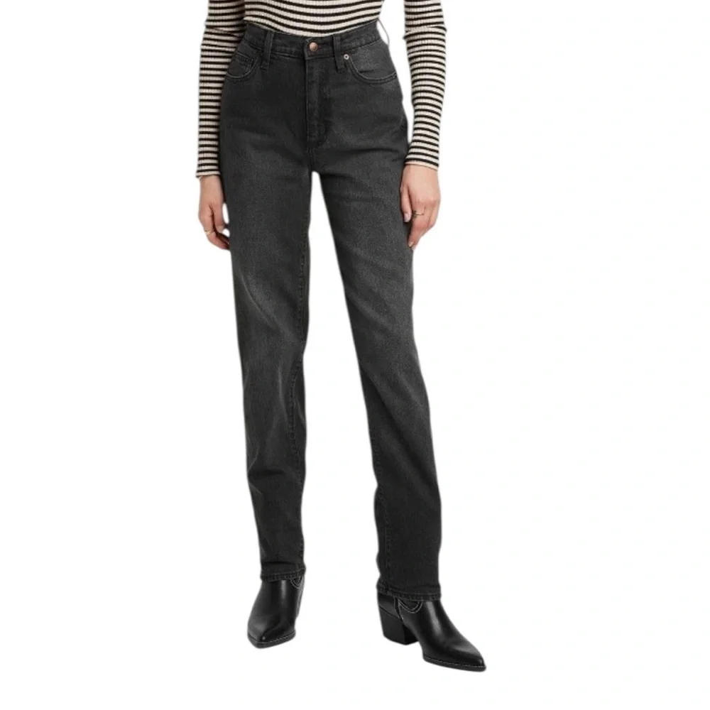 Universal Thread Women's High- Rise Vintage Straight Jeans - Black Size 2/S